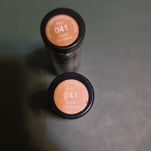 Bundle of 2 Revlon Super Lustrous Lipsticks – 041 Gold Goddess – Pearl Finish